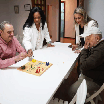La salud mental encuentra hogar en un piso tutelado en el centro de Madrid: «Lo que no se ve parece que no existe»